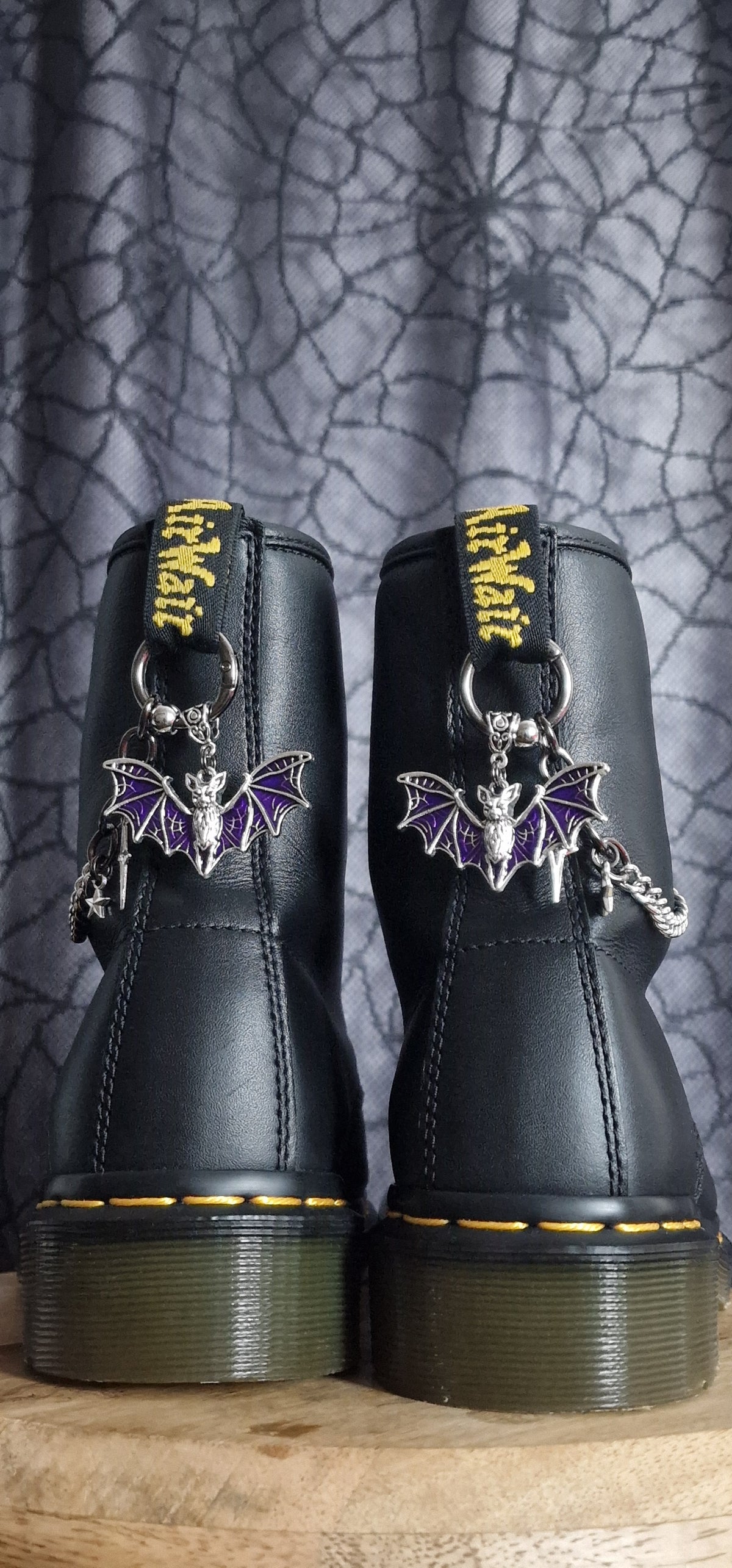 Bijoux chaînes sur brides arrière et lacets - Chauve-souris & étoiles