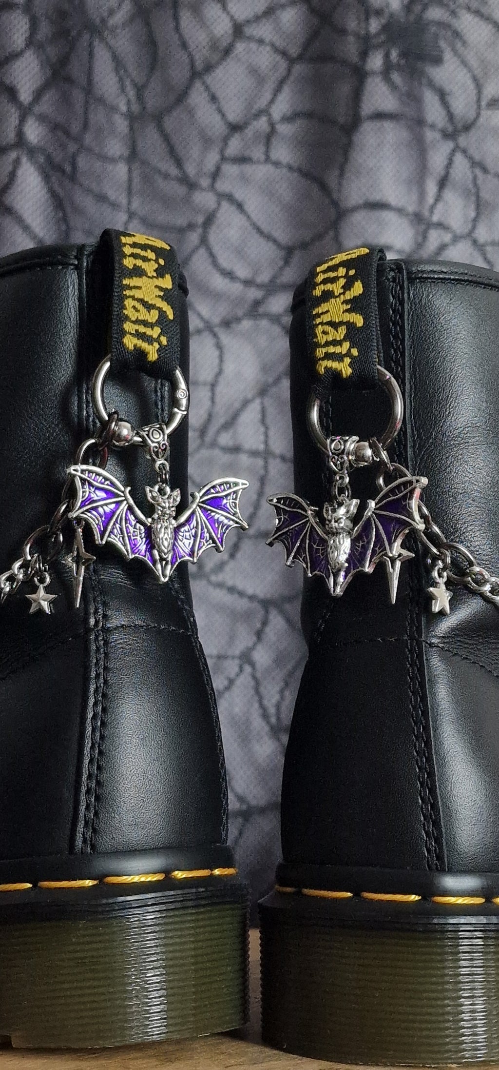 Bijoux chaînes sur brides arrière et lacets - Chauve-souris & étoiles