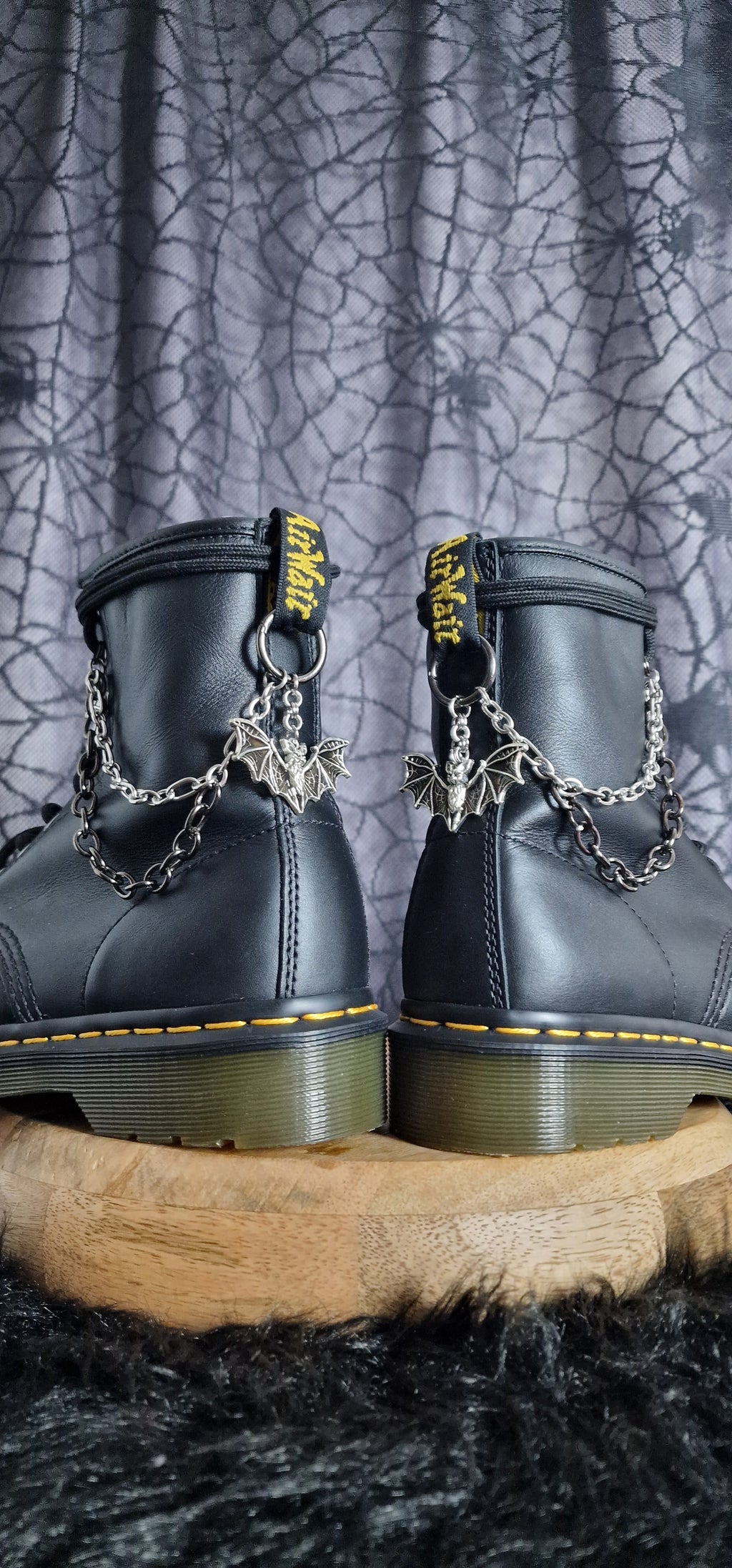 Bijoux chaînes sur brides arrière et lacets - Chauve-souris
