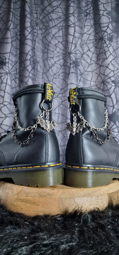 Bijoux chaînes sur brides arrière et lacets - Chauve-souris