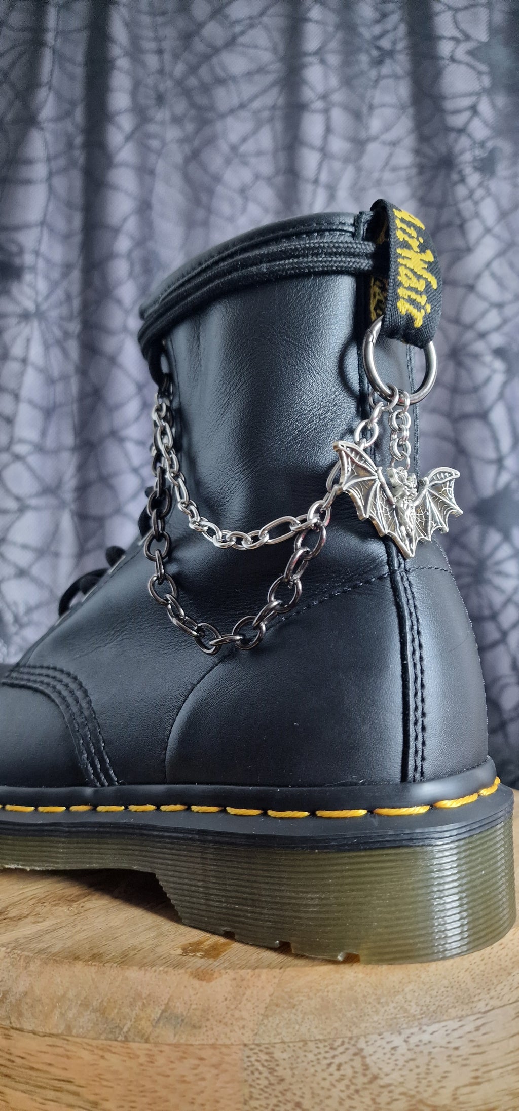Bijoux chaînes sur brides arrière et lacets - Chauve-souris