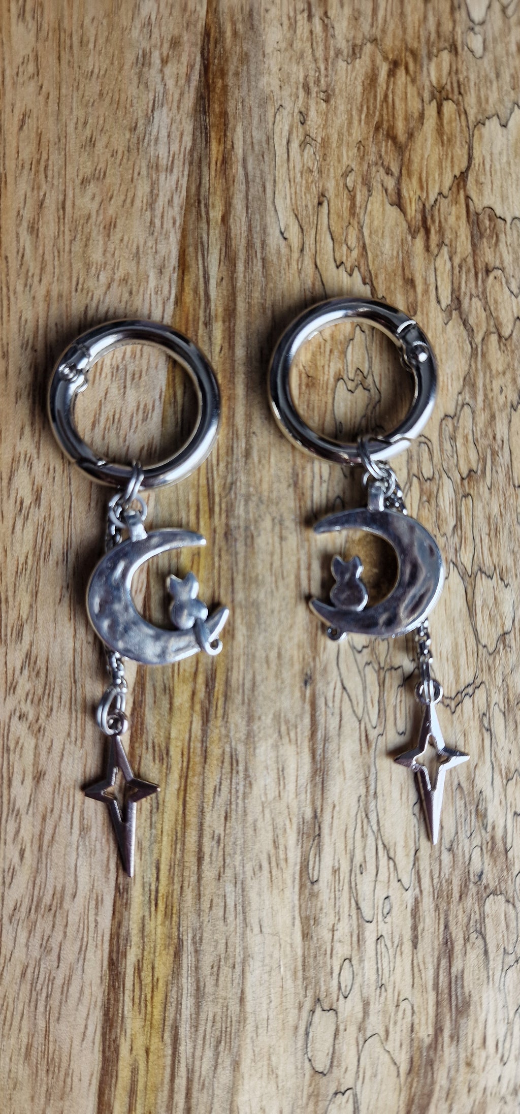 Bijoux simples sur brides arrière - Lune, chat & étoile