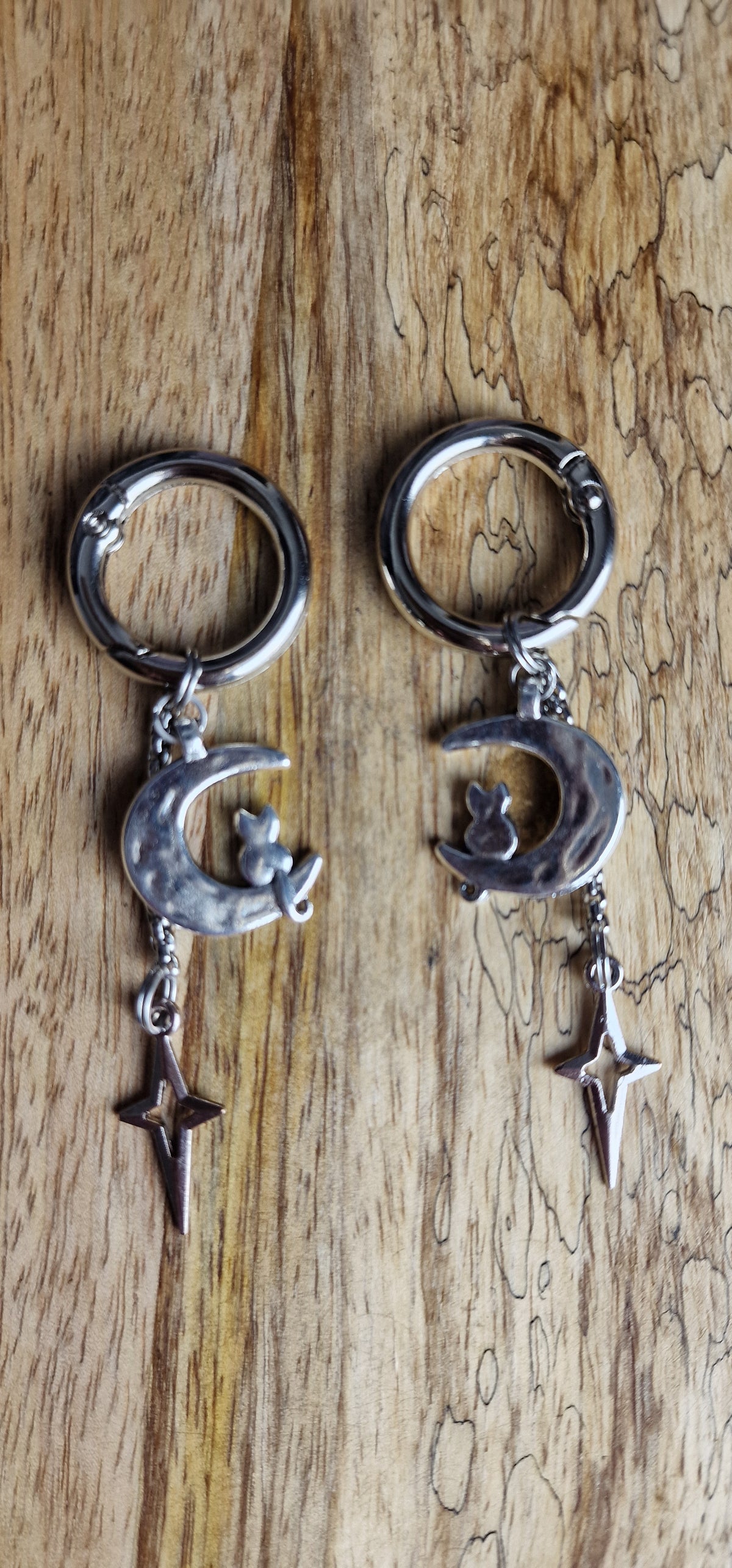 Bijoux simples sur brides arrière - Lune, chat & étoile