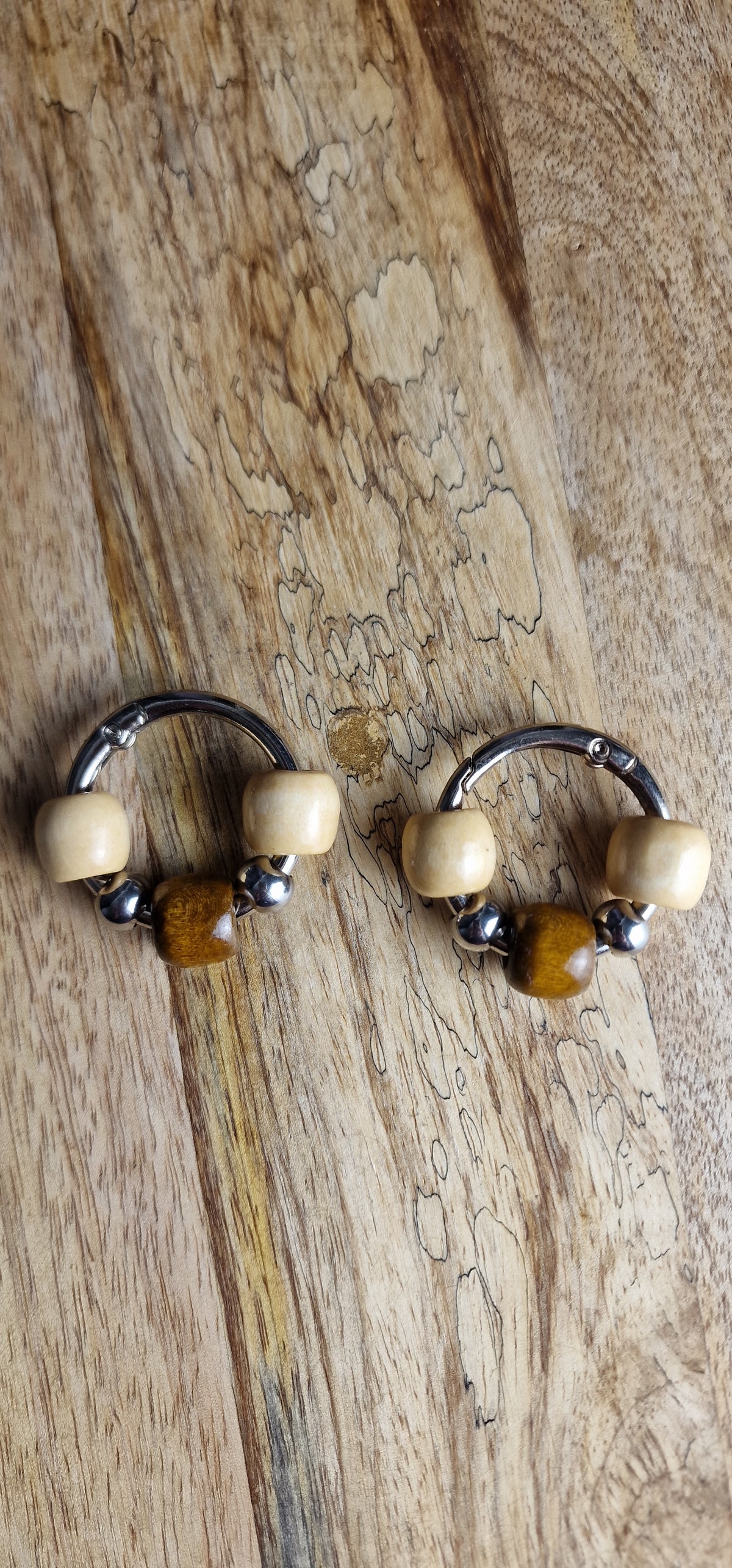 Bijoux simples sur brides arrière - Ecrous & billes en bois