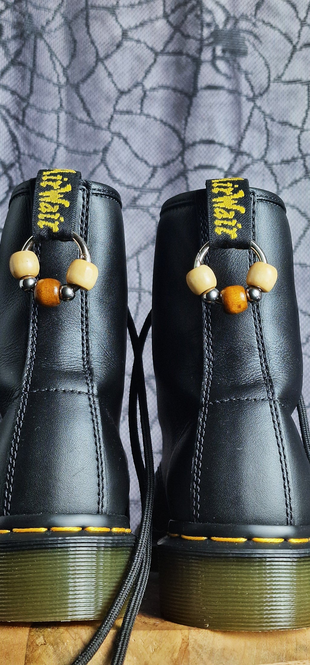Bijoux simples sur brides arrière - Ecrous & billes en bois