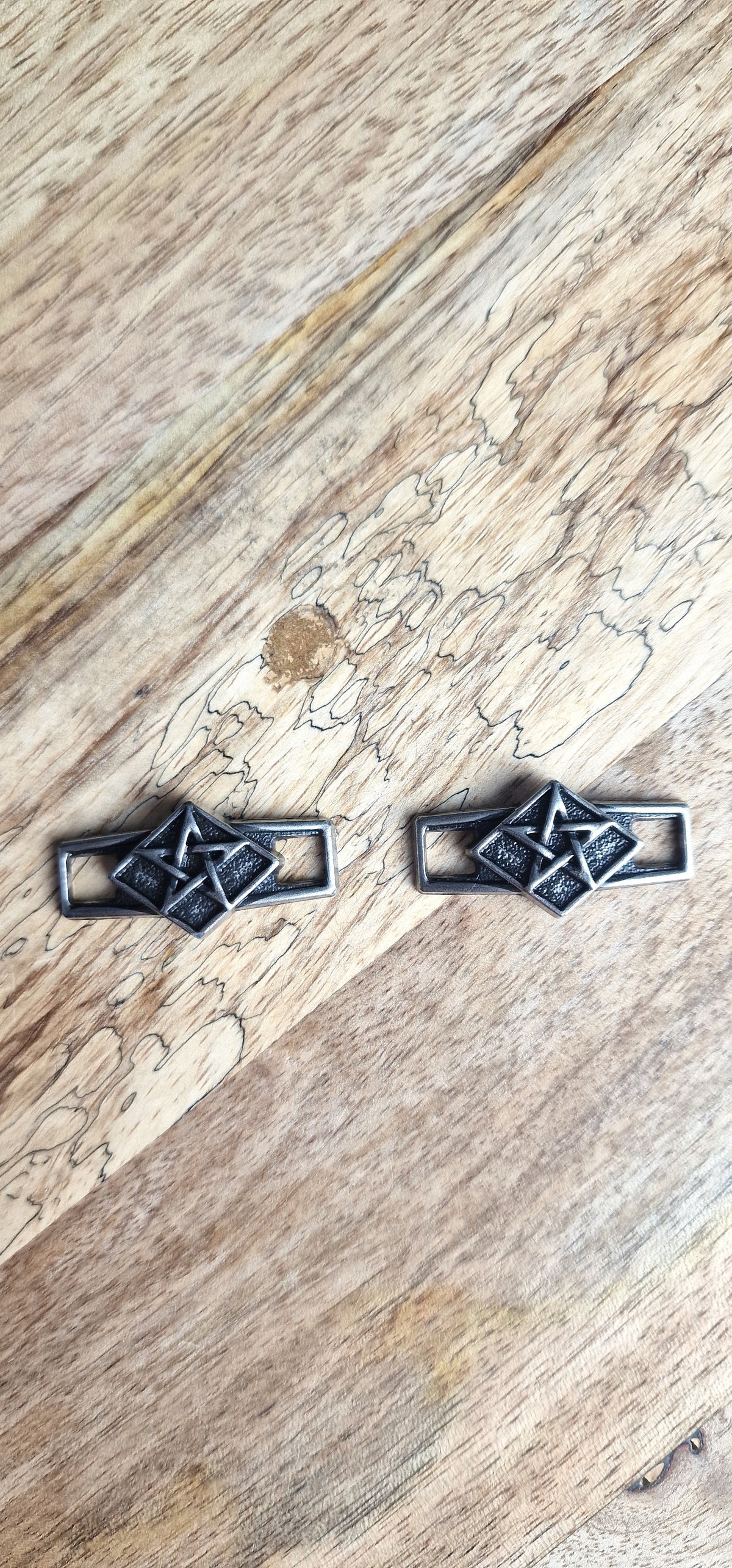Bijoux simples sur lacets - Pentacle