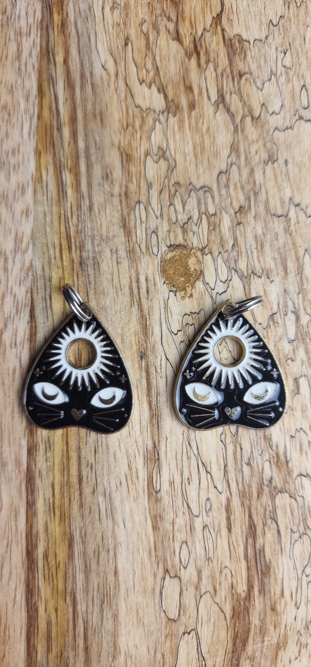 Bijoux simples sur lacets - Tête de chat & soleil