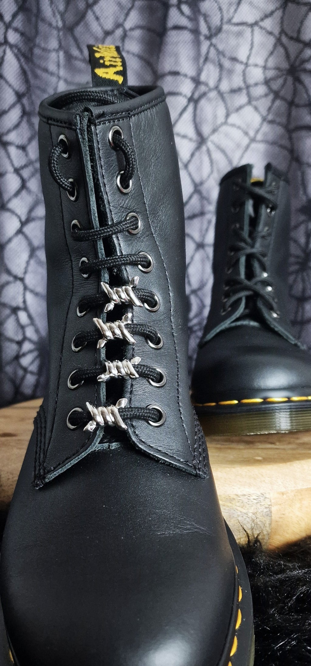 Bijoux simples sur lacets - Barbelés