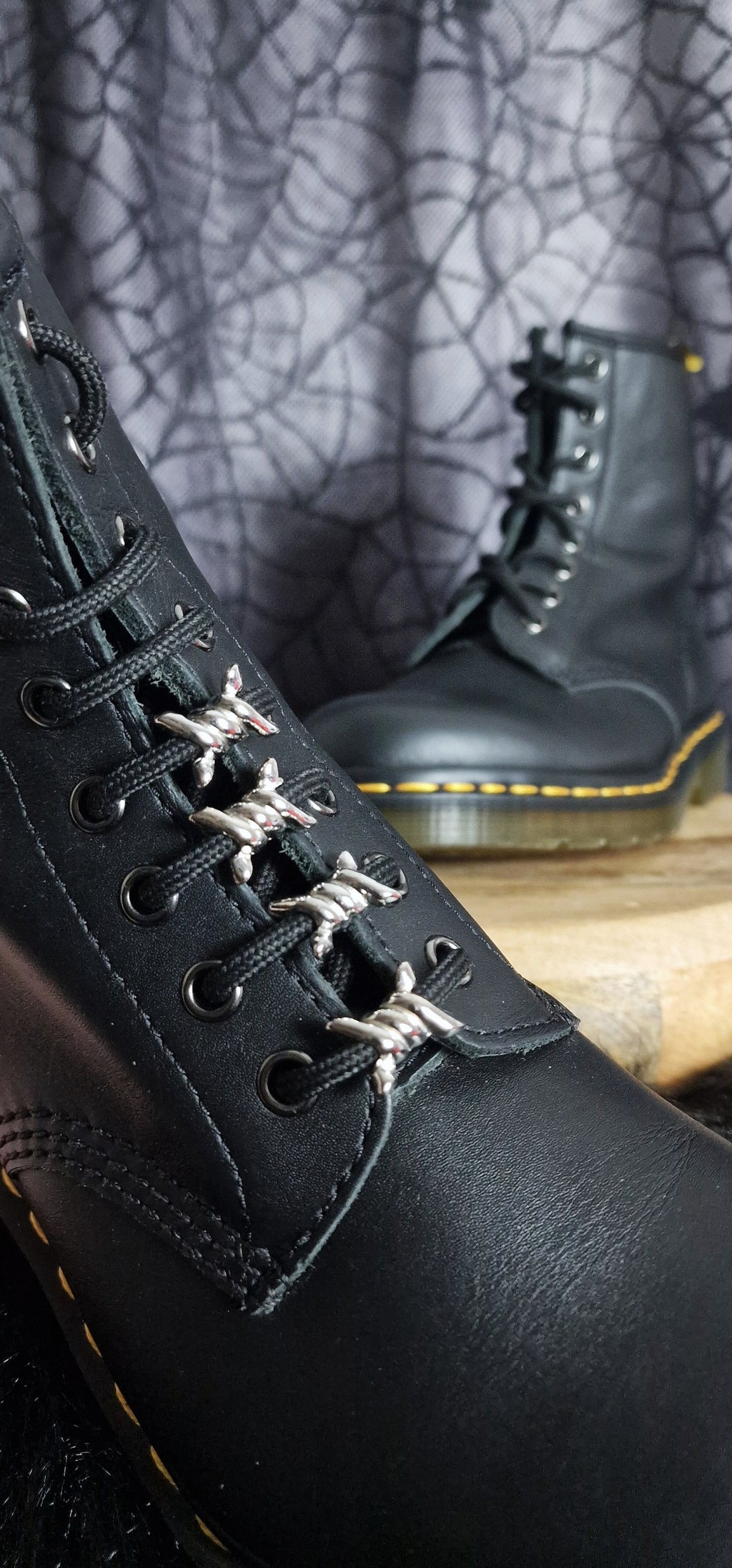 Bijoux simples sur lacets - Barbelés