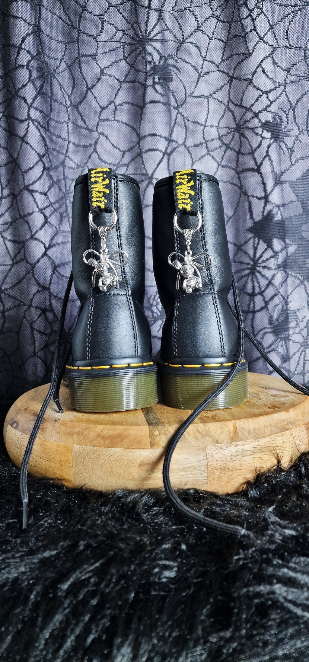 Bijoux simples sur brides arrière - Lapin & noeud