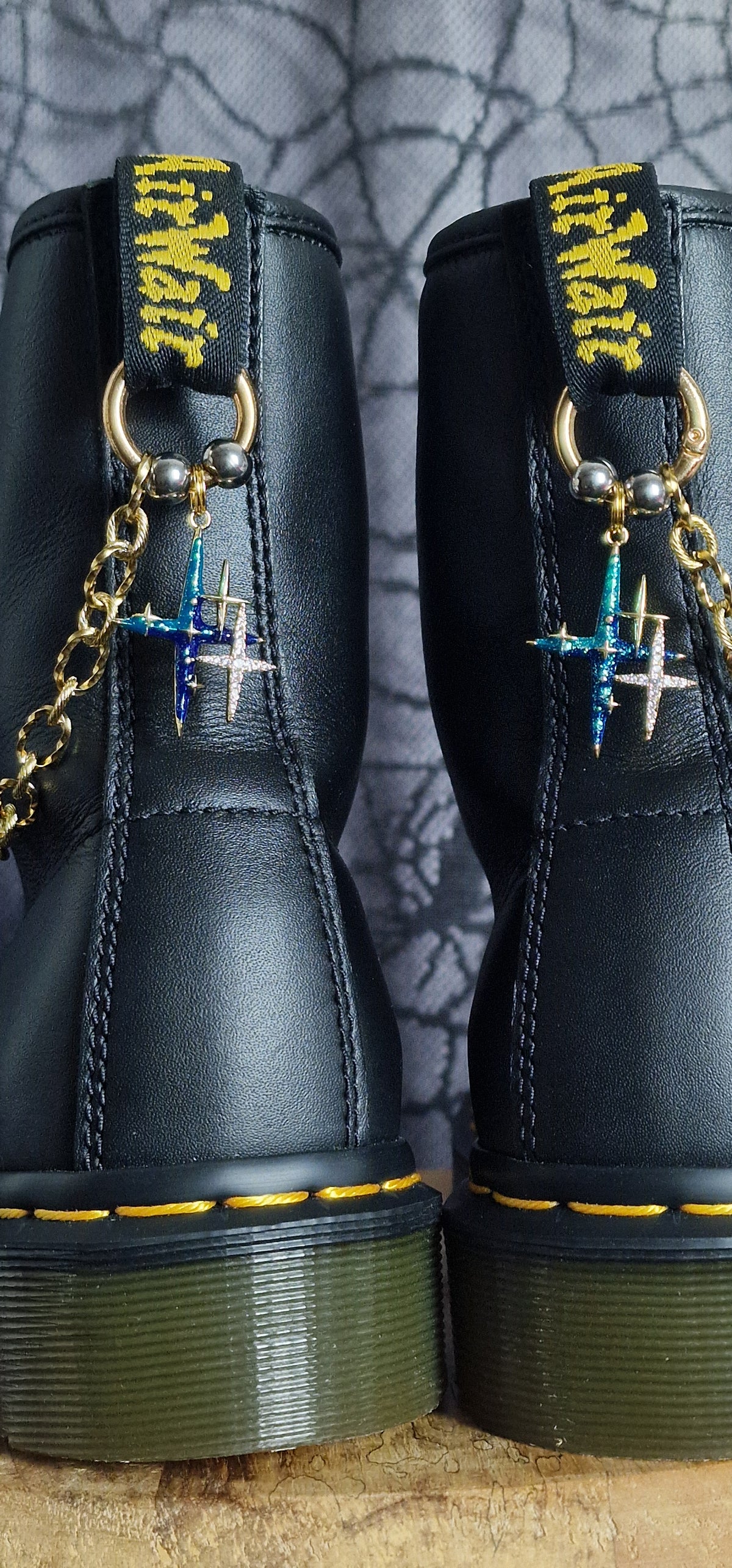Bijoux chaînes sur brides arrière et lacets - Etoiles