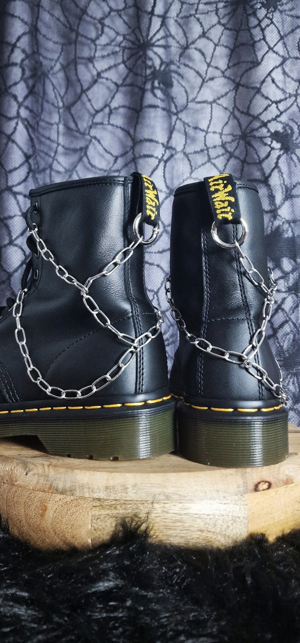 Bijoux chaînes sur brides arrière et lacets - Chaines