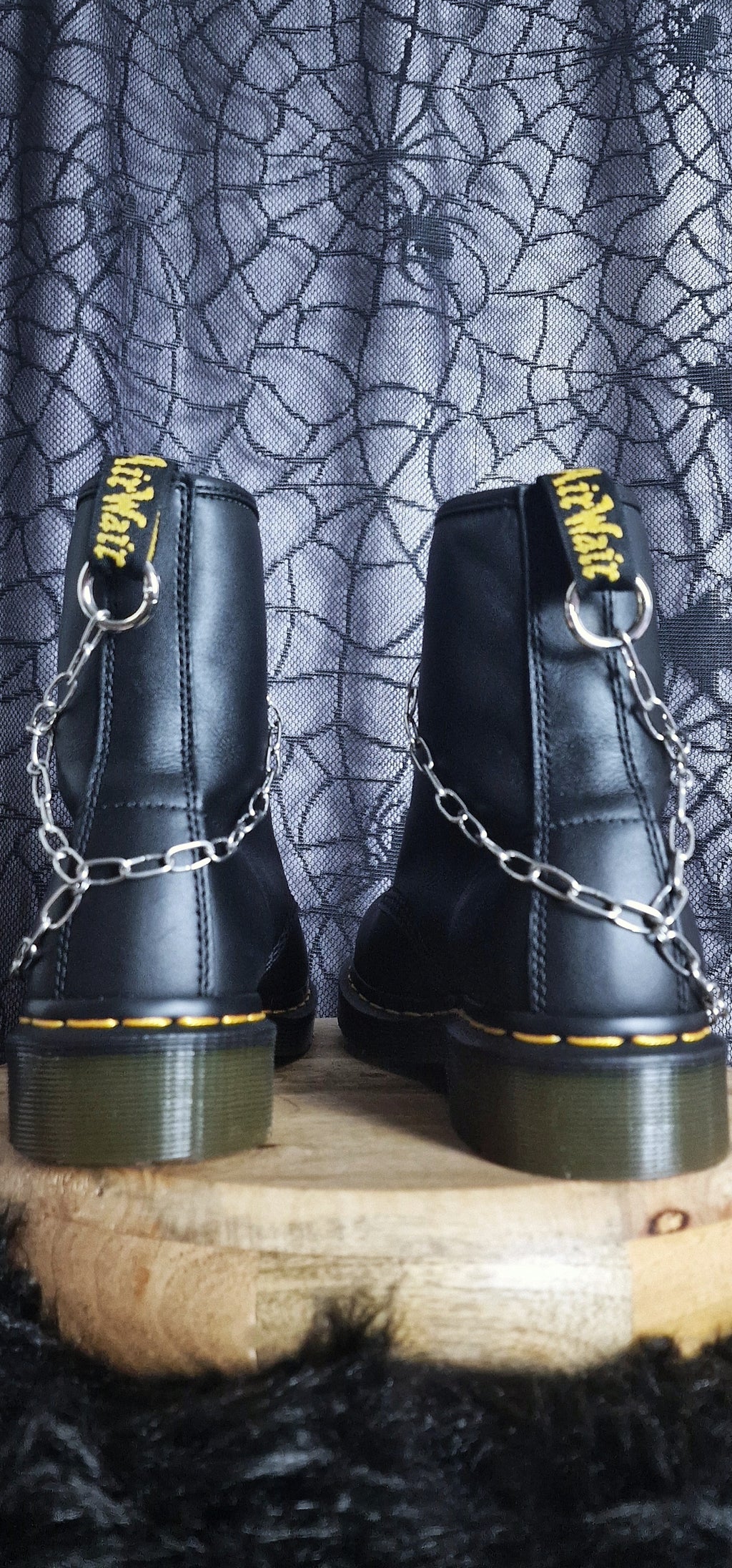 Bijoux chaînes sur brides arrière et lacets - Chaines
