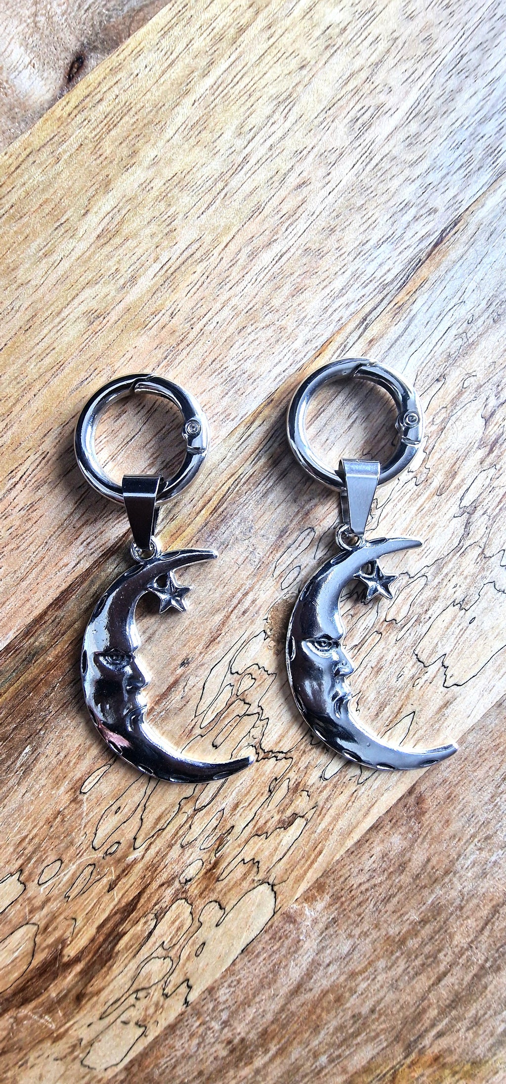 Bijoux simples sur brides arrière - Lune