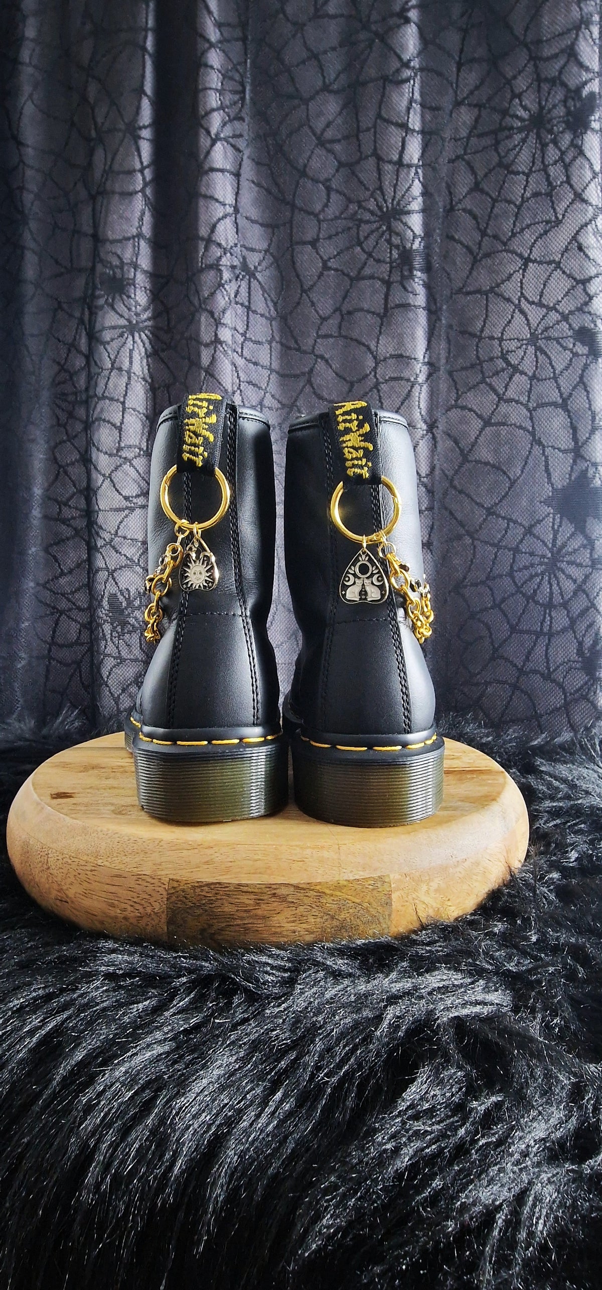 Bijoux chaînes sur brides arrière et lacets - Ouija chat, lune & soleil
