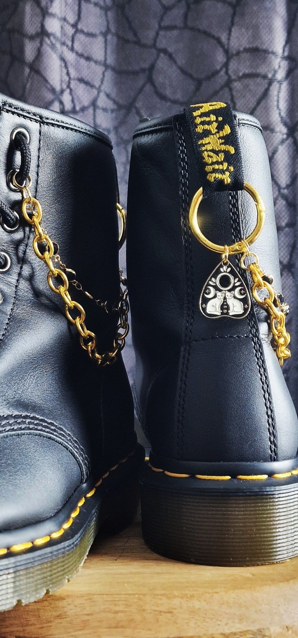 Bijoux chaînes sur brides arrière et lacets - Ouija chat, lune & soleil