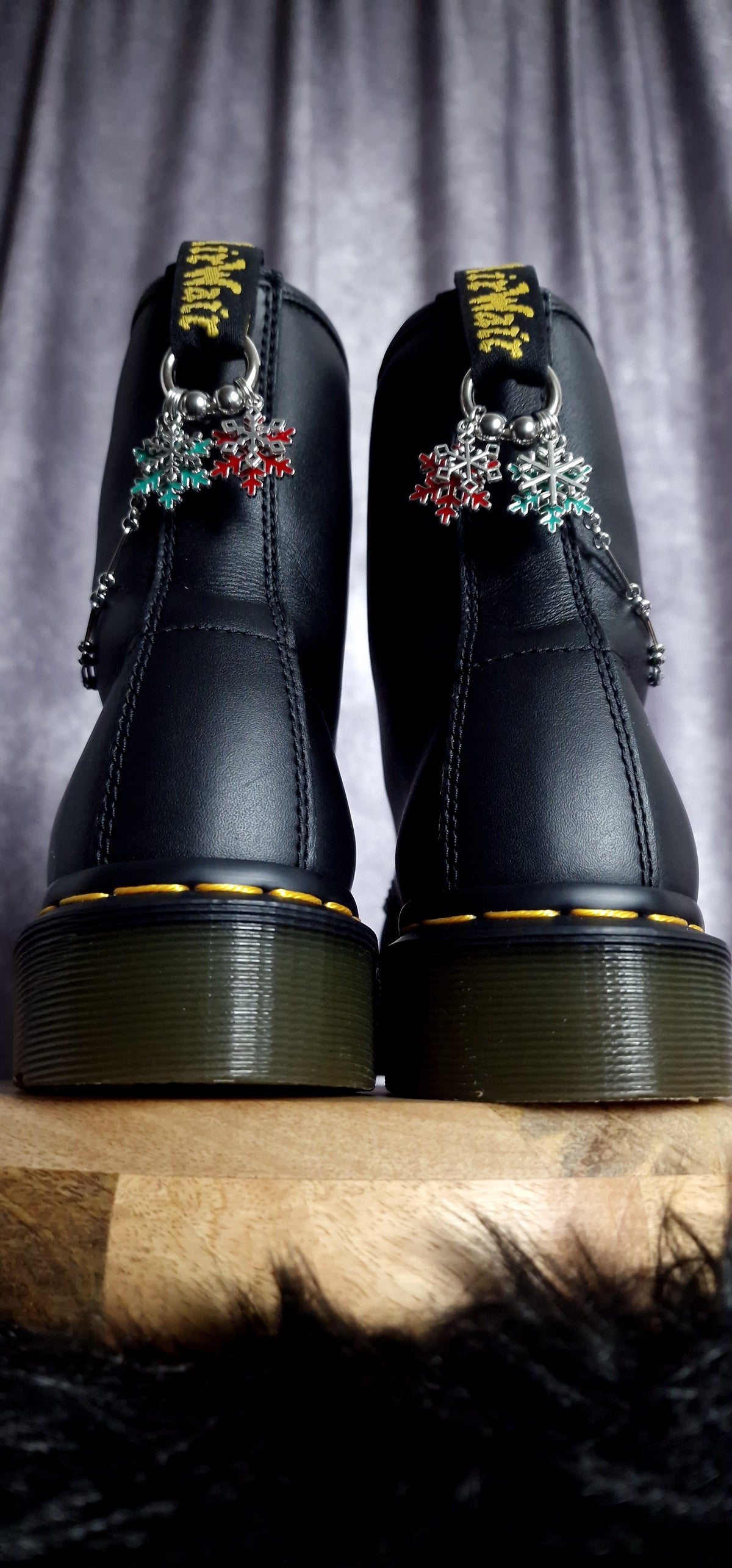 Bijoux chaînes sur brides arrière et lacets - Flocons de neige & billes