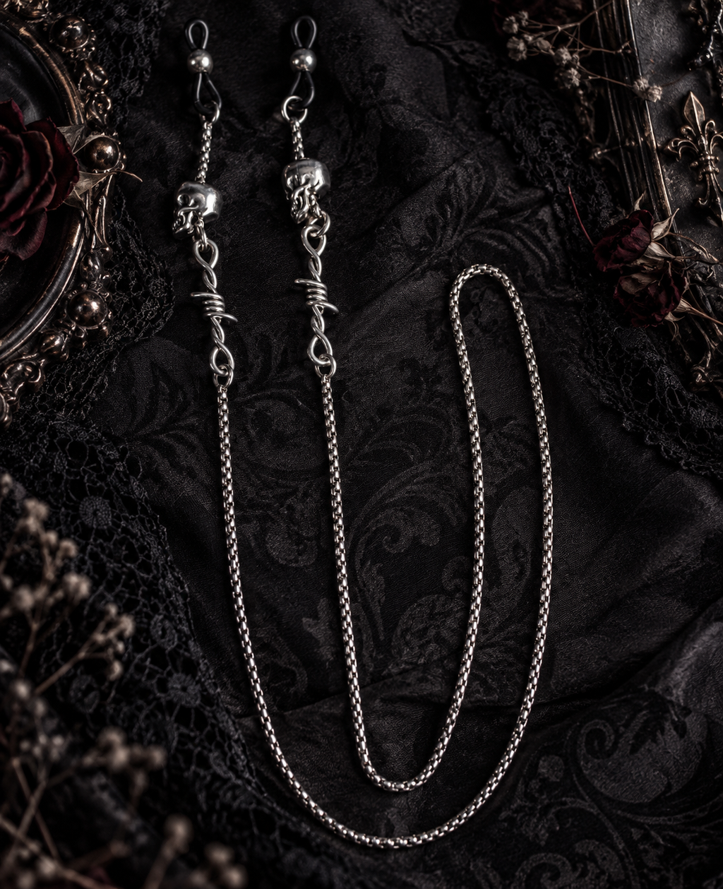 Chaine de lunettes - Crâne, barbelé & bille