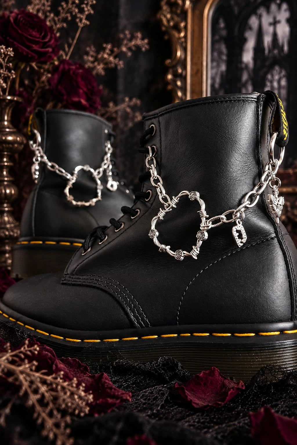 Bijoux chaînes sur brides arrière et lacets - Coeur de ronces, vampire & papillon