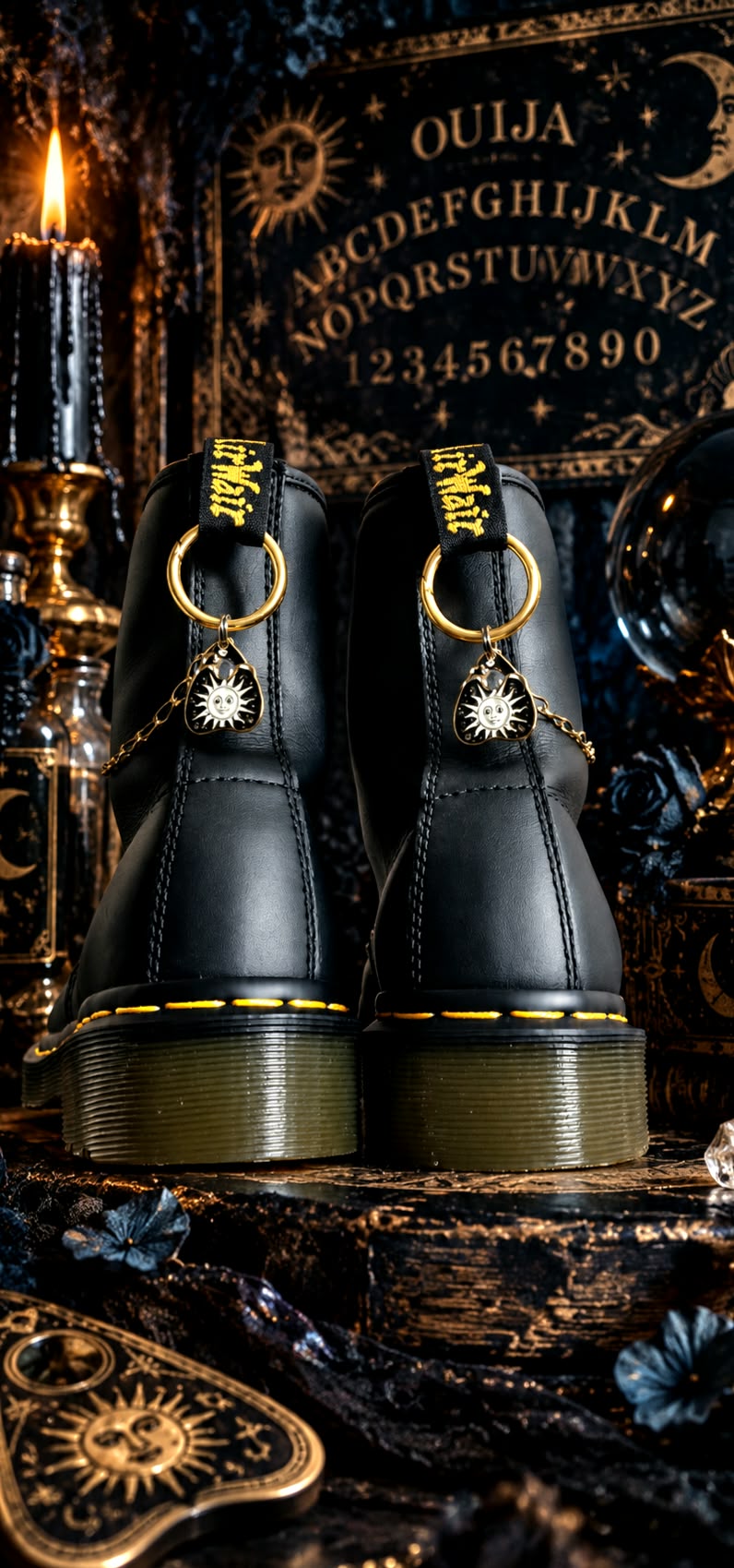 Bijoux chaînes sur brides arrière et lacets - Ouija Soleil