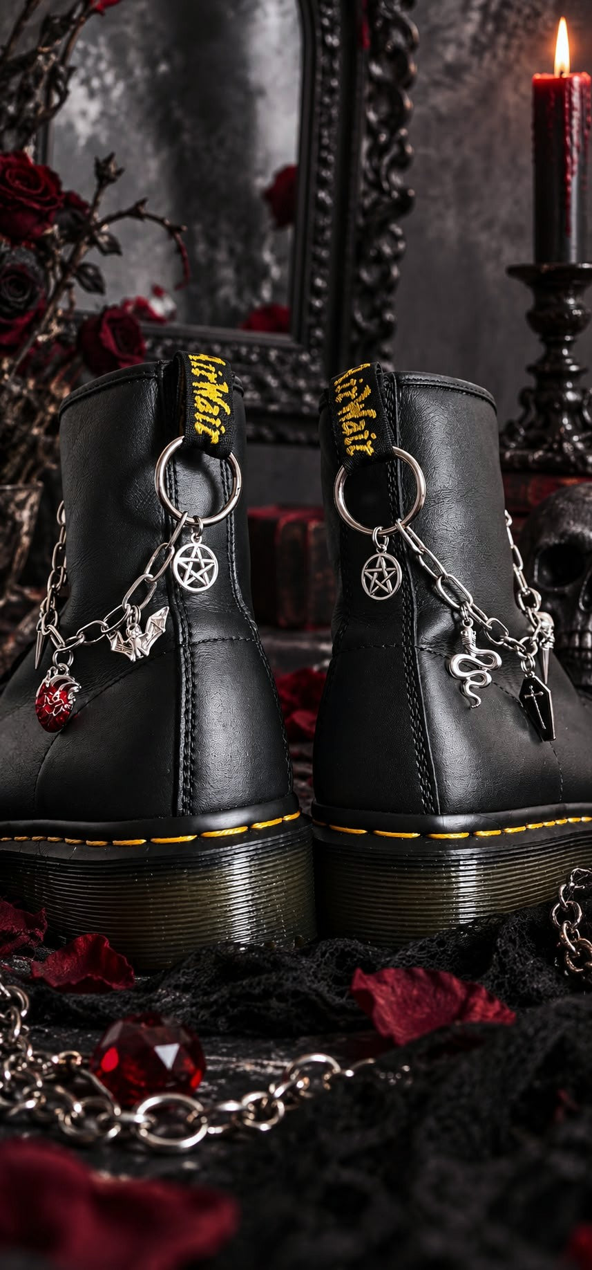 Bijoux chaînes sur brides arrière et lacets - Chauve-souris vs Serpent